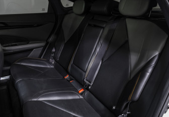 Подержанный автомобиль Changan UNI-V 2023 года (15 фото)