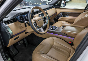 Подержанный автомобиль Land Rover Range Rover 2022 года (17 фото)