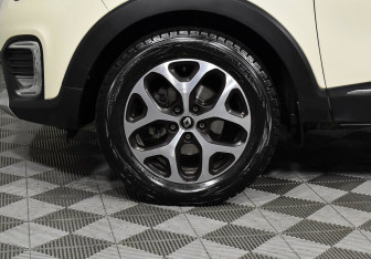 Подержанный автомобиль Renault Kaptur 2018 года (7 фото)