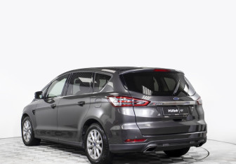 Подержанный автомобиль Ford S-MAX 2017 года (7 фото)