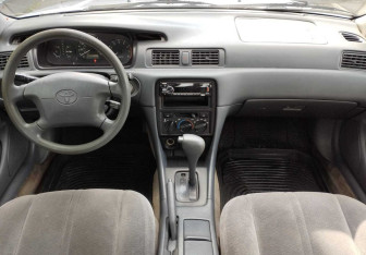 Подержанный автомобиль Toyota Camry Sedan 1996 года (9 фото)