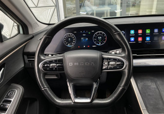 Подержанный автомобиль Omoda C5 2023 года (13 фото)
