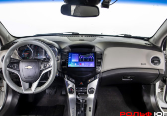 Подержанный автомобиль Chevrolet Cruze Hatchback 2012 года (10 фото)