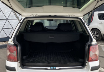 Подержанный автомобиль Volkswagen Passat Wagon 2003 года (10 фото)