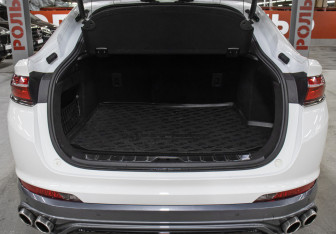 Подержанный автомобиль Geely Tugella 2022 года (10 фото)