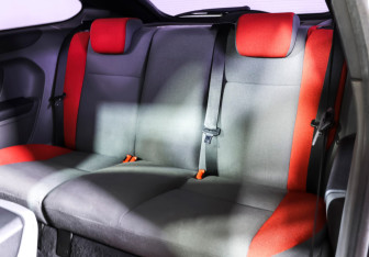 Подержанный автомобиль Ford Focus ST Hatchback 2007 года (11 фото)