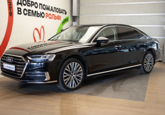 Подержанный автомобиль Audi A8 2022 года (39 фото)