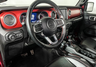Подержанный автомобиль Jeep Wrangler 2020 года (43 фото)