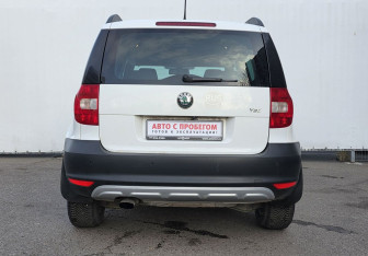 Подержанный автомобиль Skoda Yeti 2011 года (6 фото)