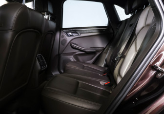 Подержанный автомобиль Porsche Macan 2014 года (11 фото)