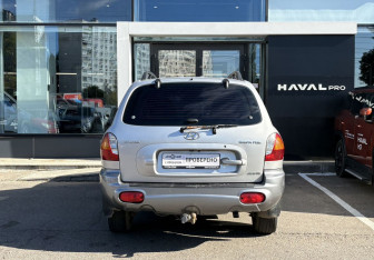 Подержанный автомобиль Hyundai Santa Fe 2001 года (6 фото)