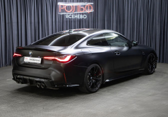 Подержанный автомобиль BMW M4 Coupe 2021 года (5 фото)