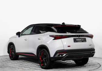 Подержанный автомобиль Omoda C5 2023 года (5 фото)