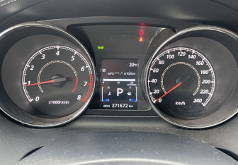 Подержанный автомобиль Citroen C-Crosser 2011 года (18 фото)