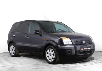 Подержанный автомобиль Ford Fusion 2006 года (3 фото)