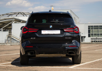 Подержанный автомобиль BMW X3 2022 года (6 фото)