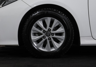 Подержанный автомобиль Toyota Corolla Sedan 2022 года (23 фото)