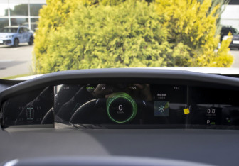 Подержанный автомобиль Changan UNI-K 2023 года (11 фото)