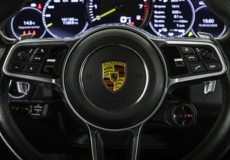 Подержанный автомобиль Porsche Cayenne 2020 года (11 фото)