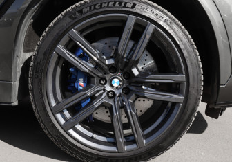 Подержанный автомобиль BMW X6 M 2021 года (31 фото)