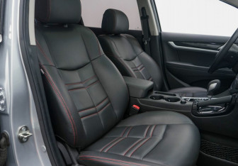 Подержанный автомобиль DongFeng AX7 2018 года (7 фото)