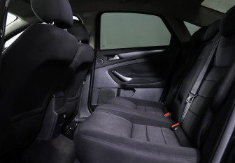 Подержанный автомобиль Ford Mondeo Sedan 2011 года (11 фото)