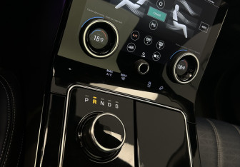 Подержанный автомобиль Land Rover Range Rover Velar 2018 года (20 фото)