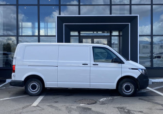 Подержанный автомобиль Volkswagen Transporter Van 2021 года (4 фото)