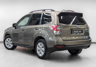 Подержанный автомобиль Subaru Forester Suv 2017 года (7 фото)