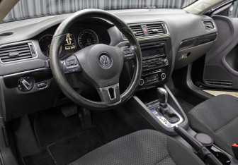 Подержанный автомобиль Volkswagen Jetta Sedan 2012 года (16 фото)