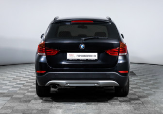Подержанный автомобиль BMW X1 2013 года (6 фото)