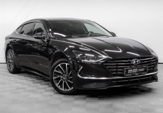 Подержанный автомобиль Hyundai Sonata 2022 года (3 фото)