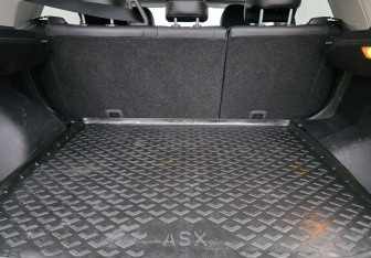 Подержанный автомобиль Mitsubishi ASX 2014 года (18 фото)