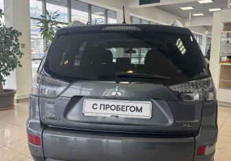 Подержанный автомобиль Mitsubishi Outlander 2007 года (5 фото)