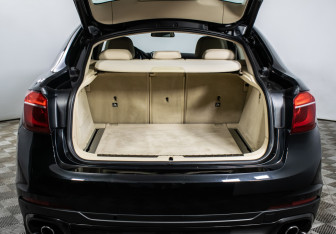 Подержанный автомобиль BMW X6 2016 года (9 фото)