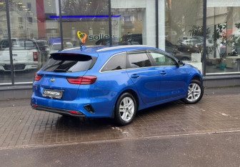 Подержанный автомобиль Kia Ceed Wagon 2021 года (8 фото)