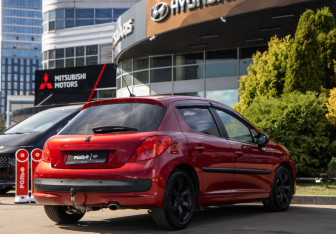 Подержанный автомобиль Peugeot 207 Hatchback 2008 года (4 фото)