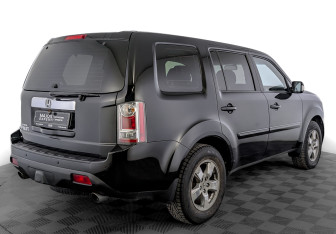 Подержанный автомобиль Honda Pilot 2012 года (5 фото)