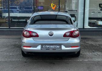 Подержанный автомобиль Volkswagen Passat CC 2011 года (7 фото)