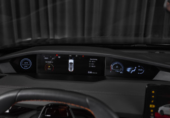 Подержанный автомобиль Changan UNI-V 2024 года (17 фото)