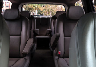 Подержанный автомобиль Kia Carnival 2020 года (11 фото)