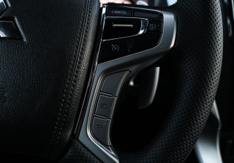 Подержанный автомобиль Mitsubishi Pajero Sport 2018 года (24 фото)