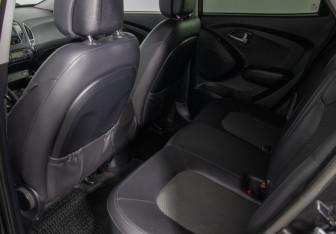Подержанный автомобиль Hyundai ix35 2011 года (11 фото)