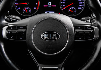 Подержанный автомобиль Kia K5 2021 года (22 фото)