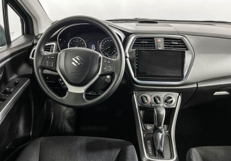 Подержанный автомобиль Suzuki SX4 Hatchback 2021 года (12 фото)