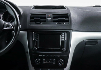 Подержанный автомобиль Skoda Yeti 2017 года (8 фото)