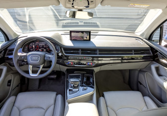 Подержанный автомобиль Audi Q7 2019 года (14 фото)