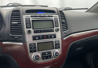 Подержанный автомобиль Hyundai Santa Fe 2009 года (16 фото)