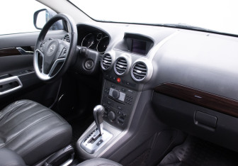 Подержанный автомобиль Opel Antara 2008 года (10 фото)