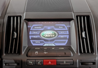 Подержанный автомобиль Land Rover Freelander 2010 года (17 фото)